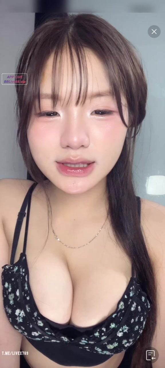Cuối cùng thì e idol tiktok Lan Anh live app cũng đến sớm muộn j cũng show thôi p3